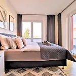 Fynbos Penthouse, Dachterrasse, Design-kueche, Parkplatz Straubing
